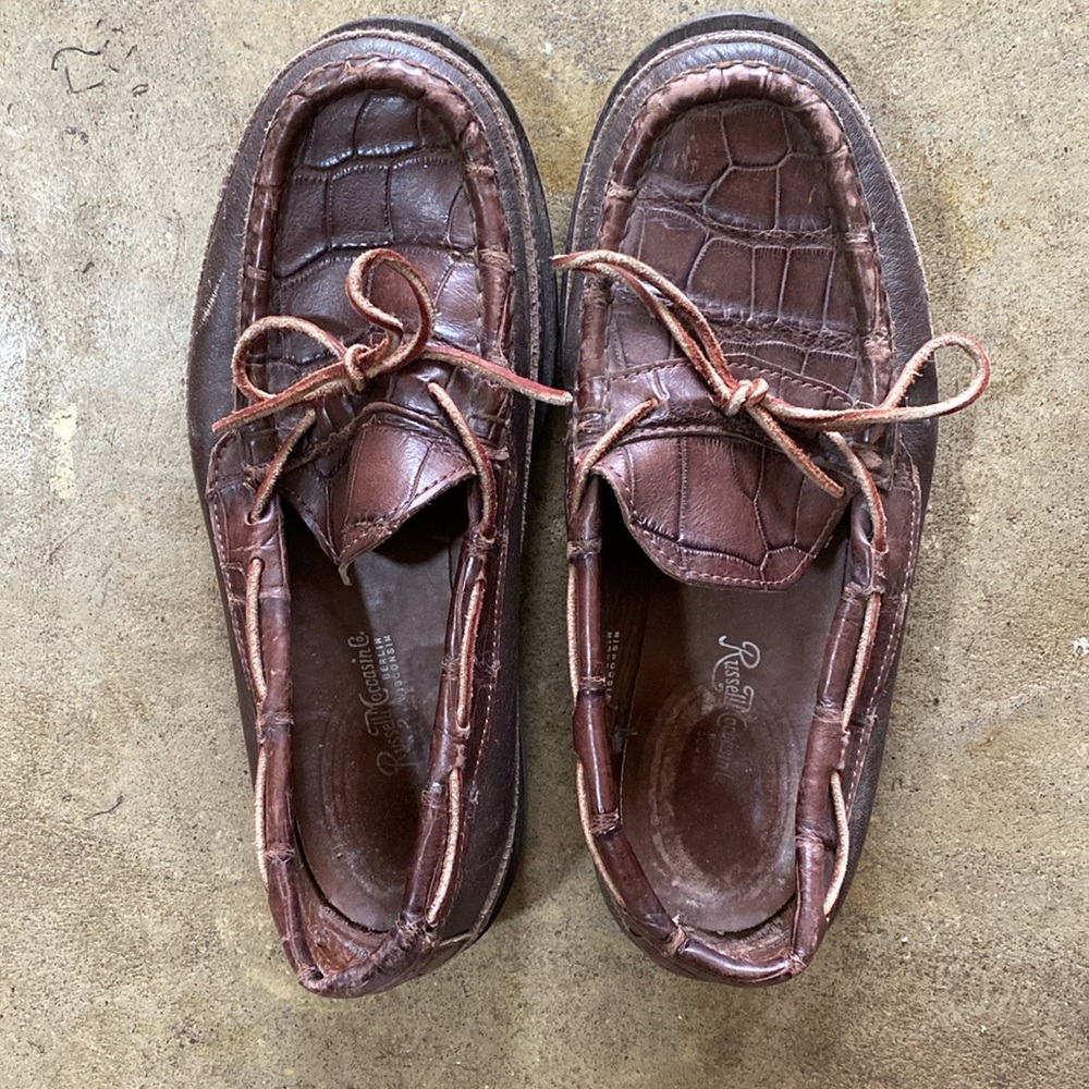 Men’s brown leather moccasins.